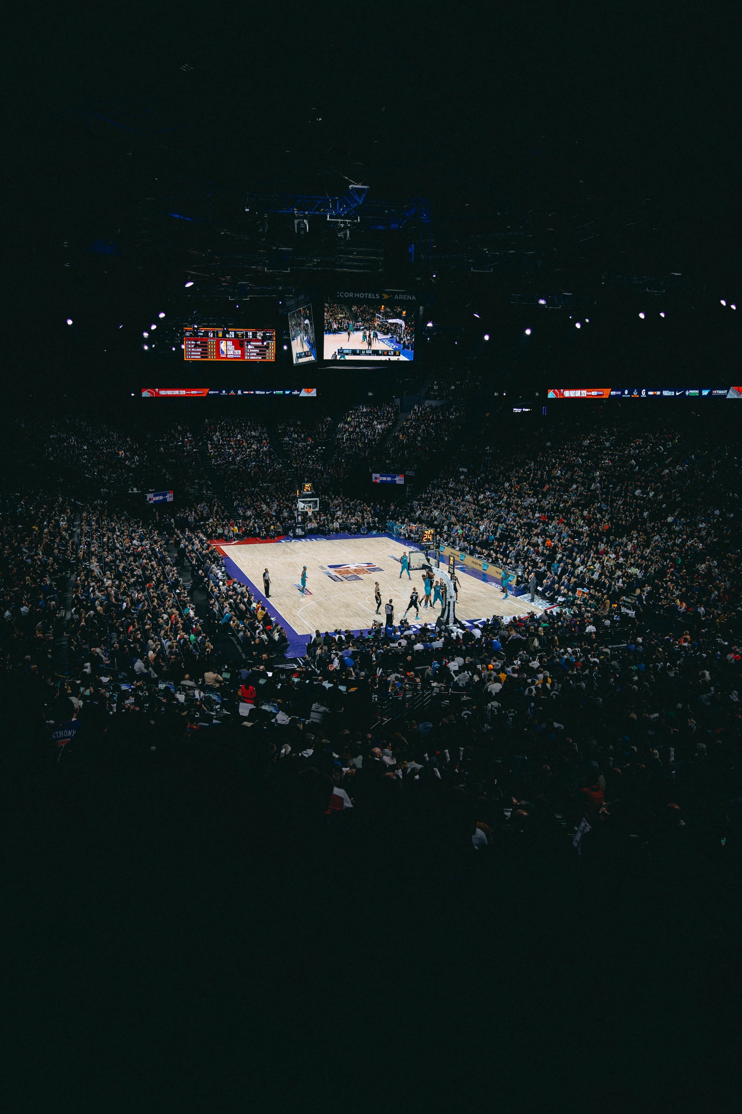 Mbappé, Neymar... Le PSG en force courtside du NBA Global Game de Paris