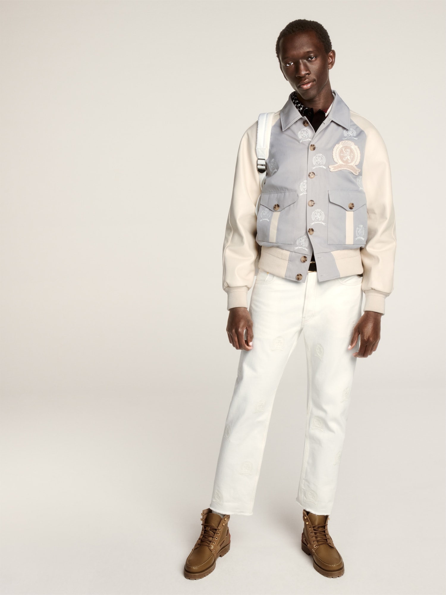 Tommy Hilfiger célèbre ses 35 ans d'héritage dans le lookbook de sa collection Printemps 2020