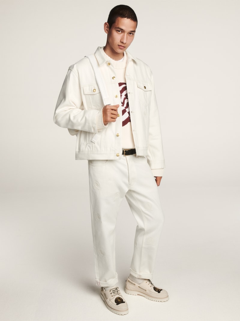 Tommy Hilfiger célèbre ses 35 ans d'héritage dans le lookbook de sa collection Printemps 2020