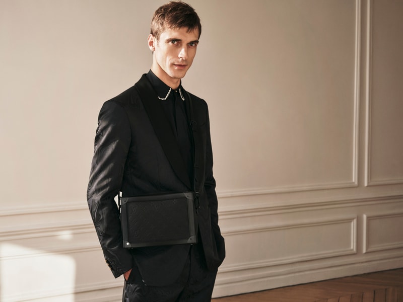 Louis Vuitton présente ses nouveaux sacs Homme imaginés par Virgil Abloh