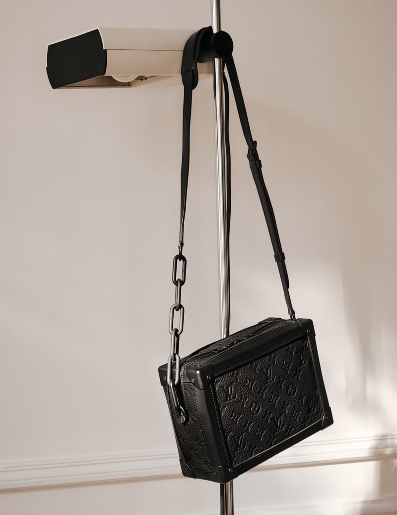 Louis Vuitton présente ses nouveaux sacs Homme imaginés par Virgil Abloh