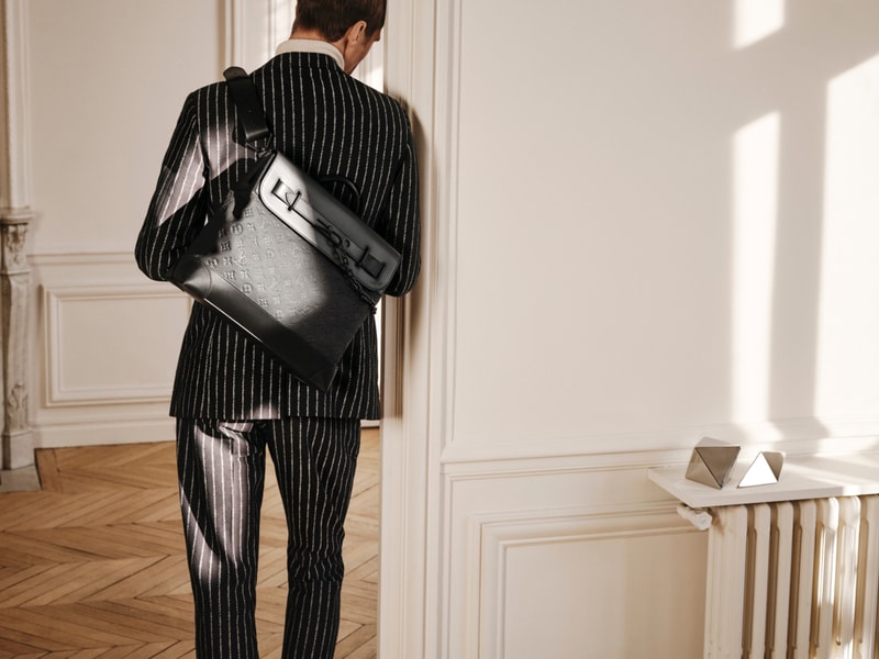 Louis Vuitton présente ses nouveaux sacs Homme imaginés par Virgil Abloh