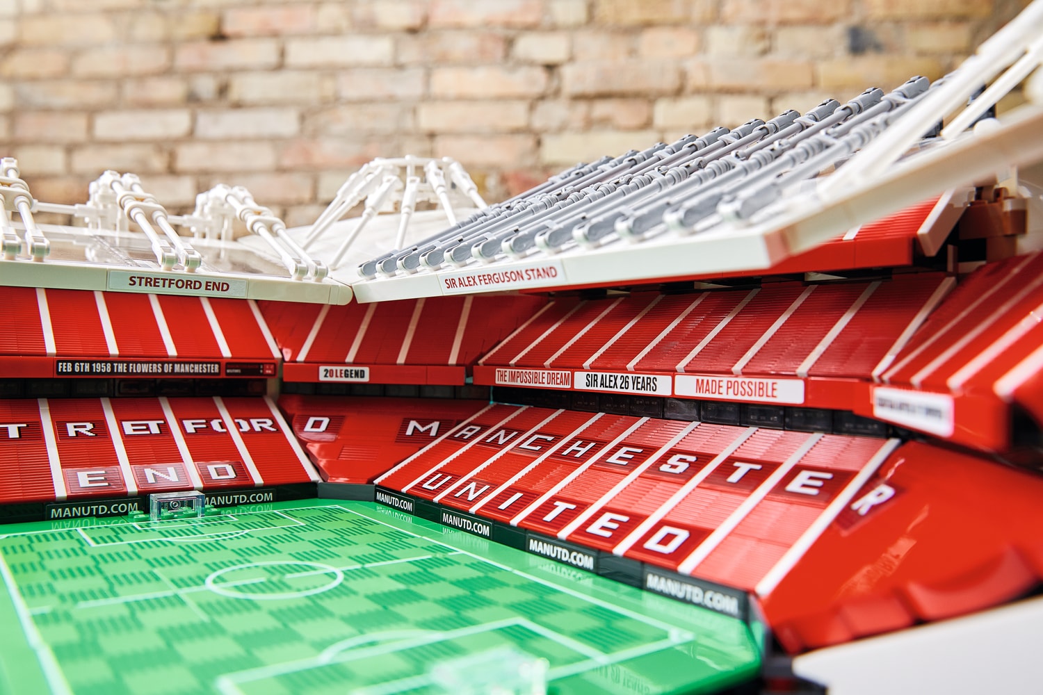 Lego reproduit le stade d'Old Trafford de Manchester United pour ses 110 ans 