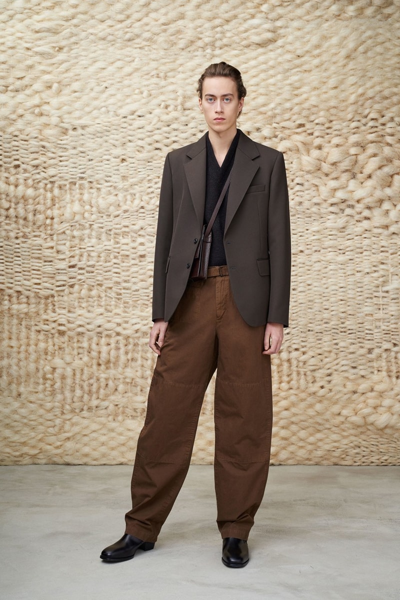 Christophe Lemaire présente sa collection Automne/Hiver, luxe chic et délicat 