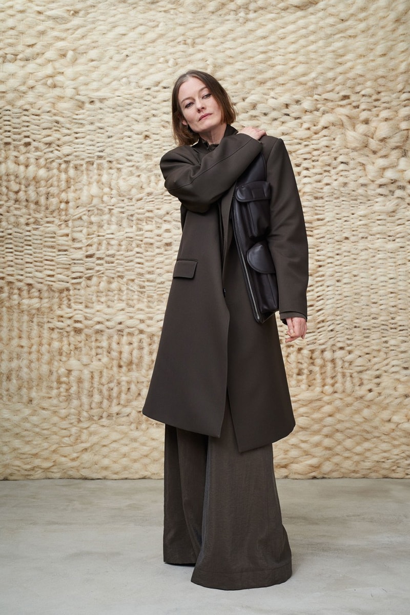 Christophe Lemaire présente sa collection Automne/Hiver, luxe chic et délicat 