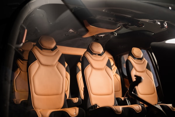 Aston Martin Airbus hélicoptère