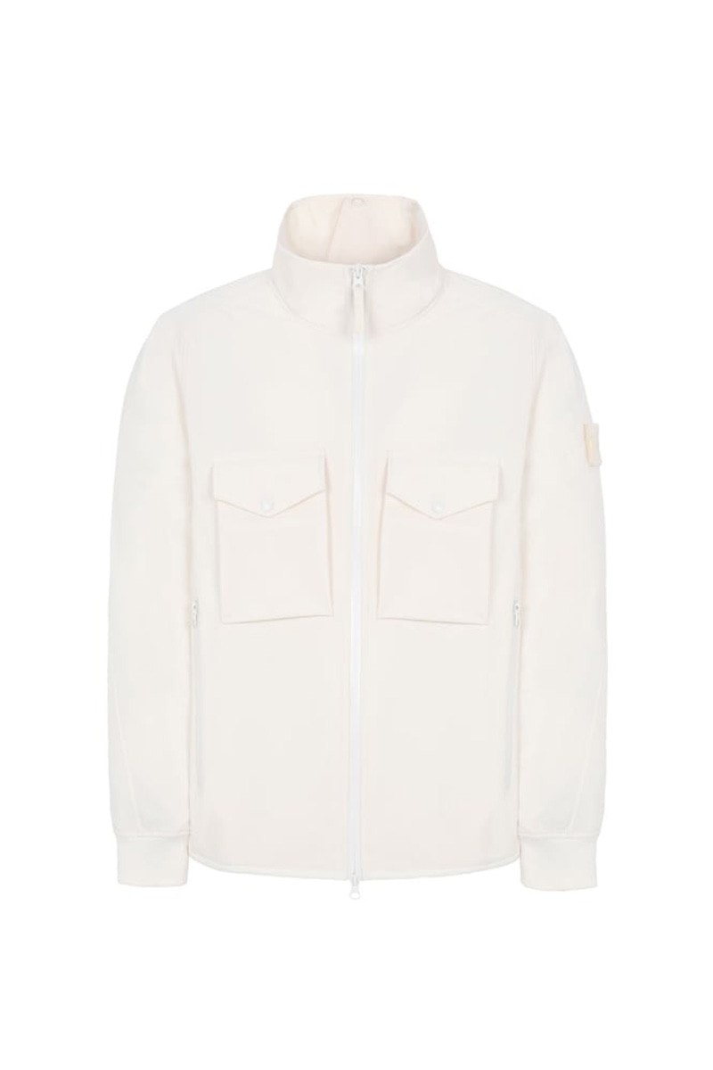 Stone Island renforce sa gamme monochrome avec de nouvelles pièces Printemps/Été 2020