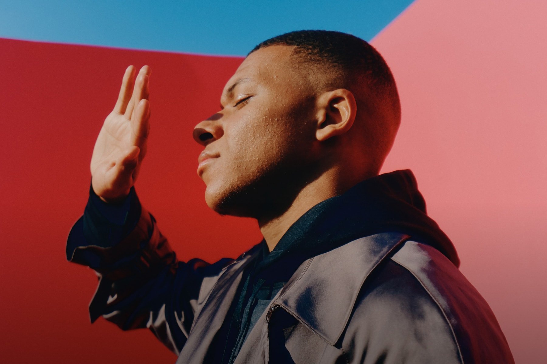 Dans le salon de Kylian Mbappé avec la jeunesse bondynoise, là où les rêves n'ont pas d'âge