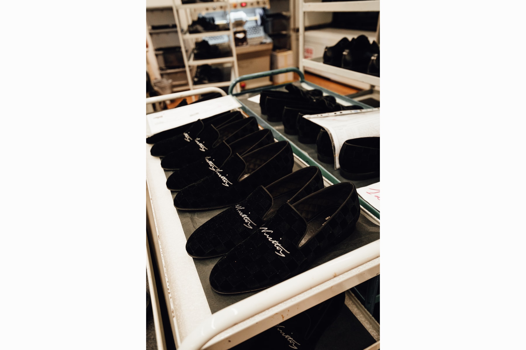 Studio Visite - Dans les ateliers chaussures et sneakers de Louis Vuitton