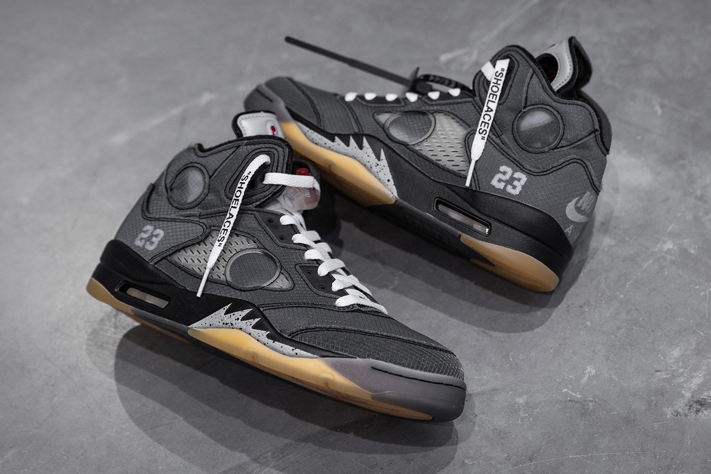 Photo Off-White™ x Air Jordan 5