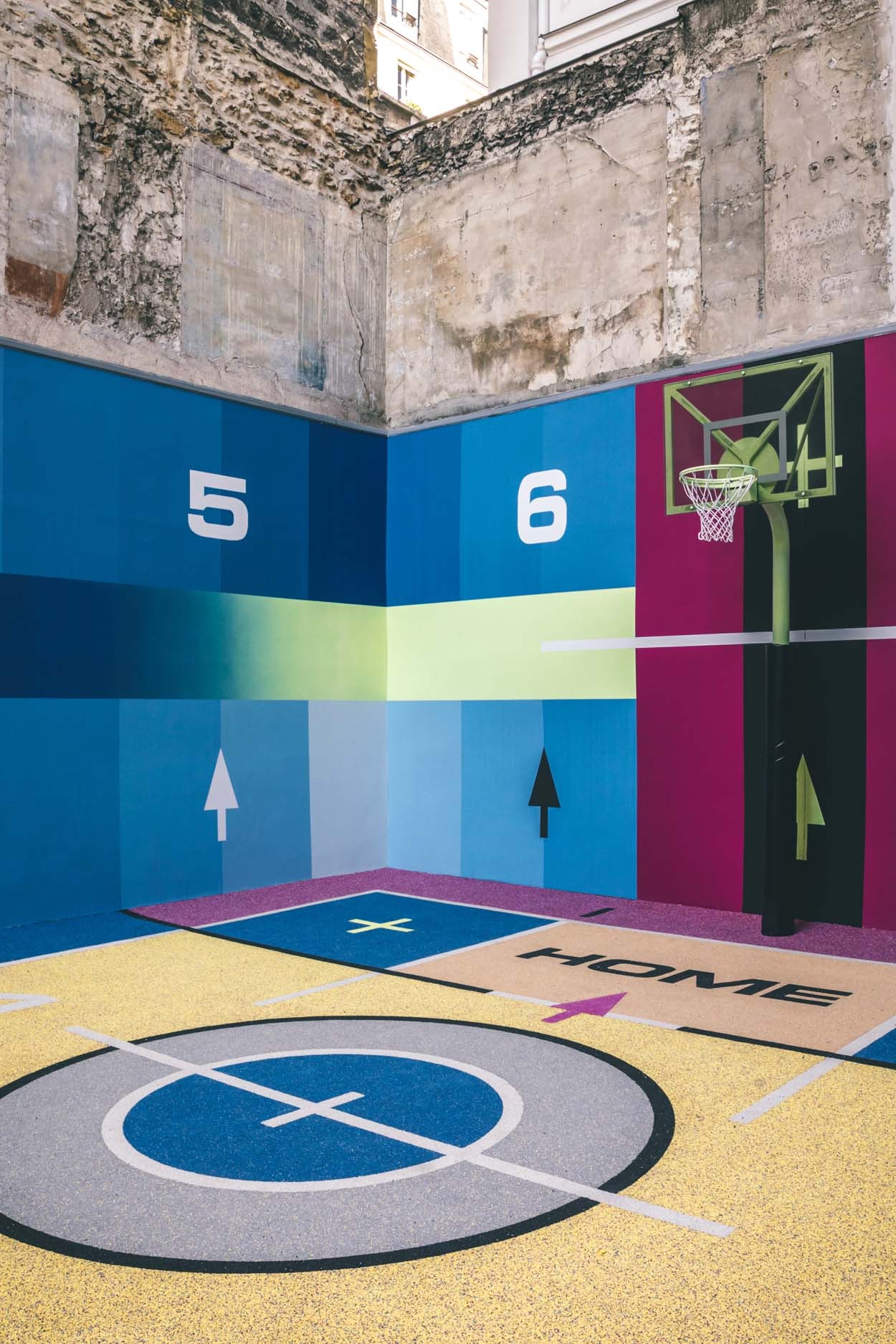 Pigalle présente son nouveau terrain de basketball