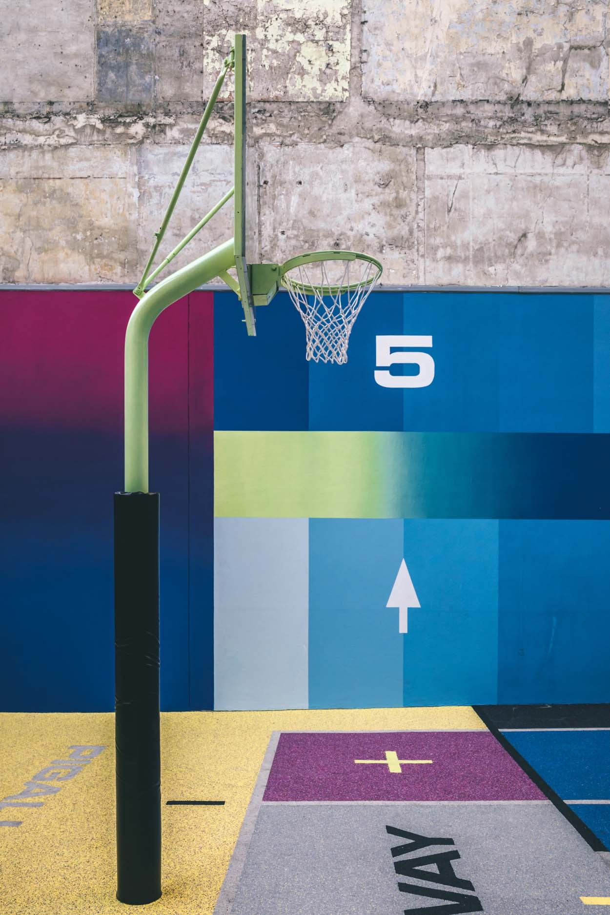 Pigalle présente son nouveau terrain de basketball