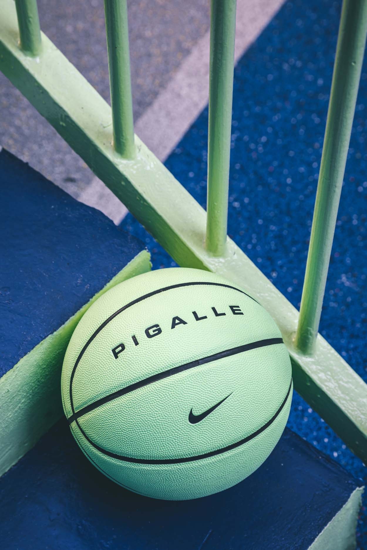 Pigalle présente son nouveau terrain de basketball