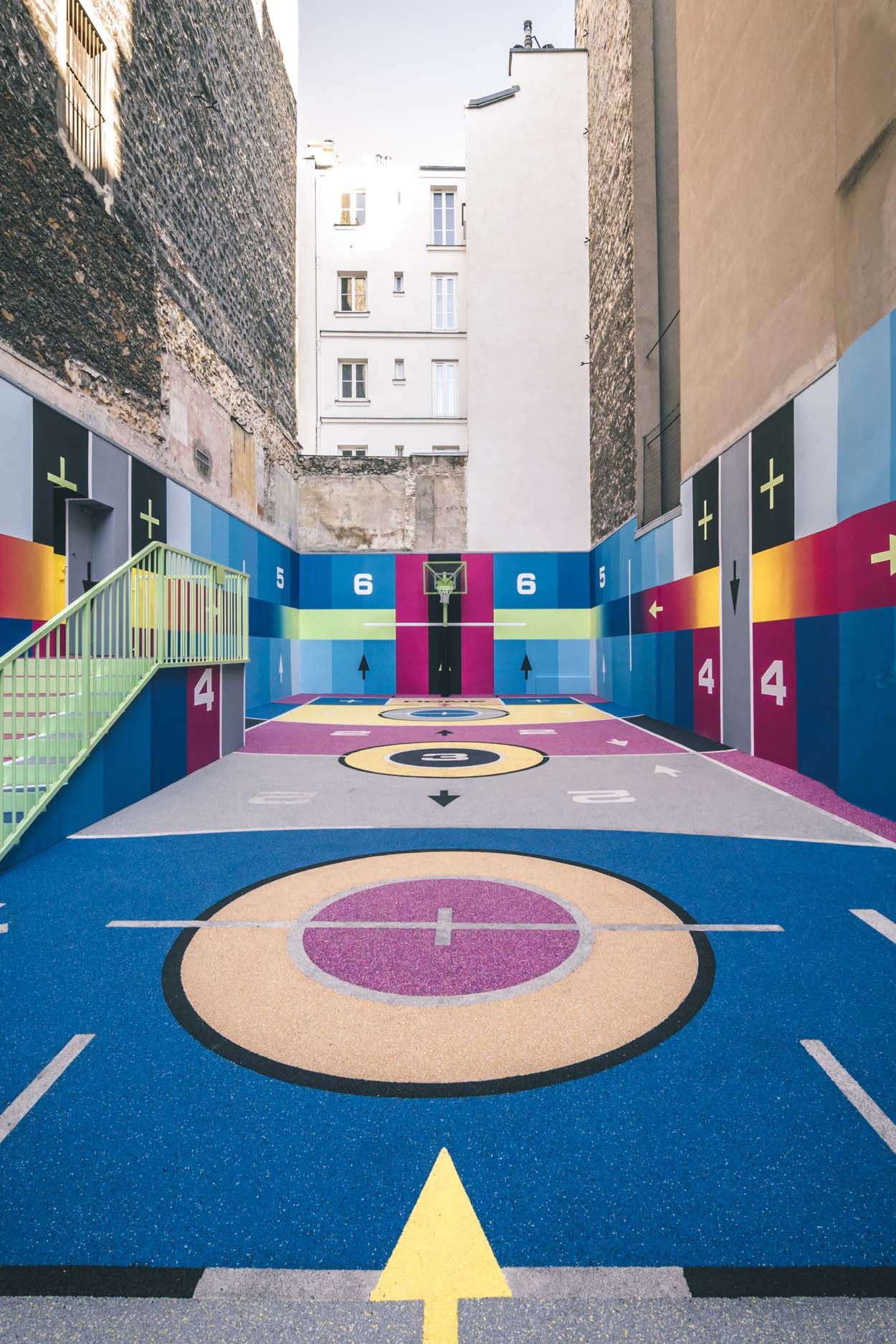 Pigalle présente son nouveau terrain de basketball
