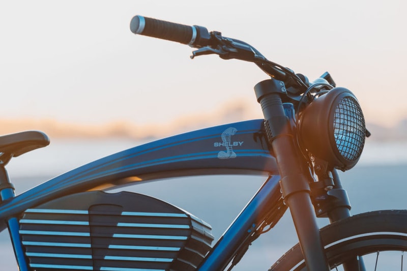 Le vélo électrique de Vintage Electric est un hommage au pilote de course Carrol Shelby