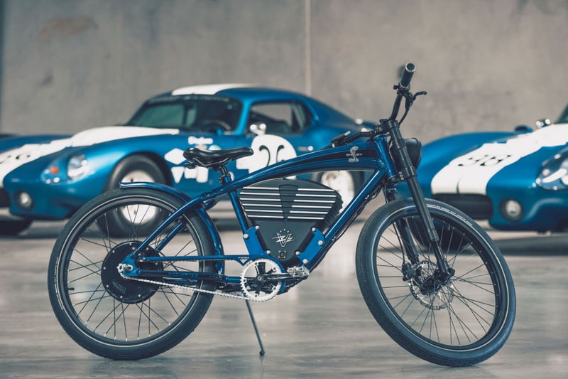 Le vélo électrique de Vintage Electric est un hommage au pilote de course Carrol Shelby