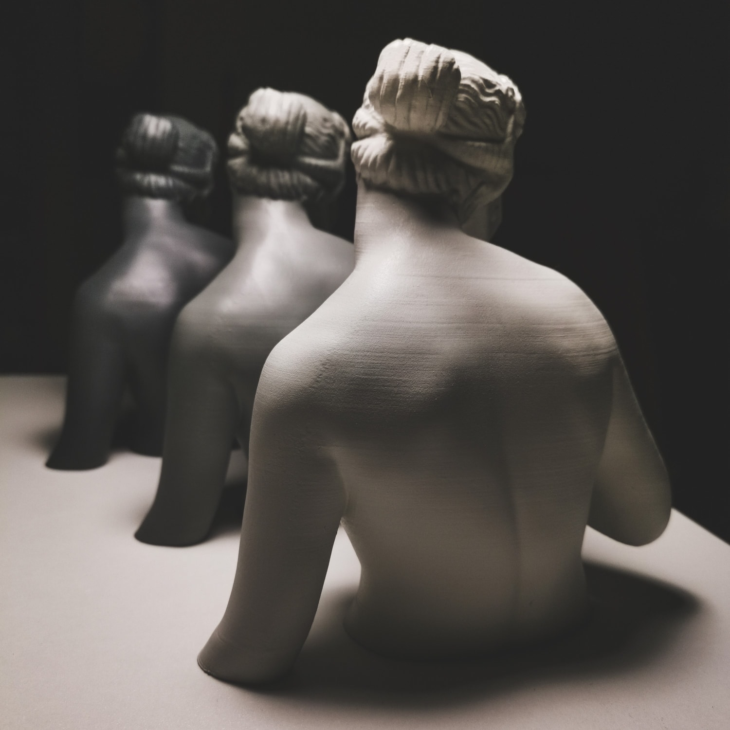 Why Bother With Reality? se demande l'artiste Parse/Error dans sa nouvelle sculpture