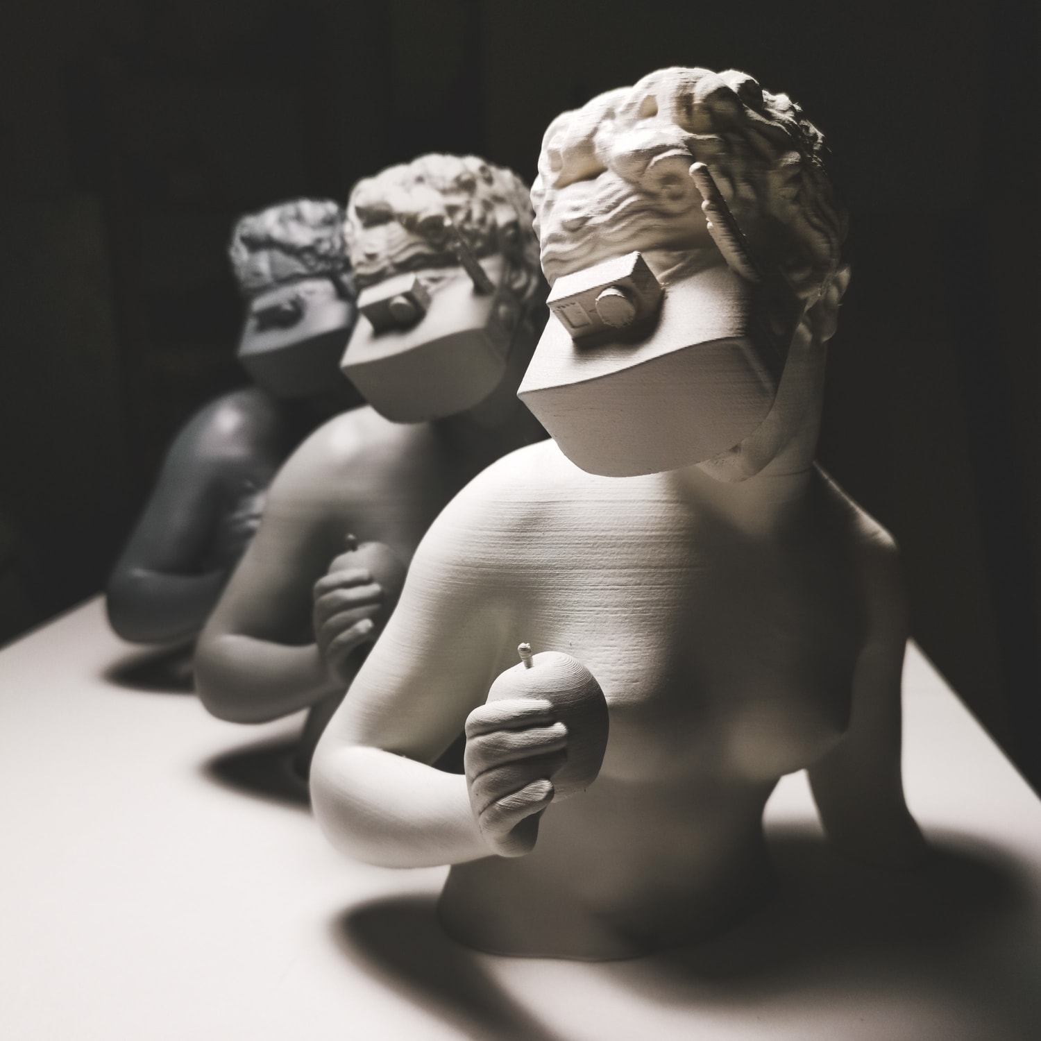 Why Bother With Reality? se demande l'artiste Parse/Error dans sa nouvelle sculpture