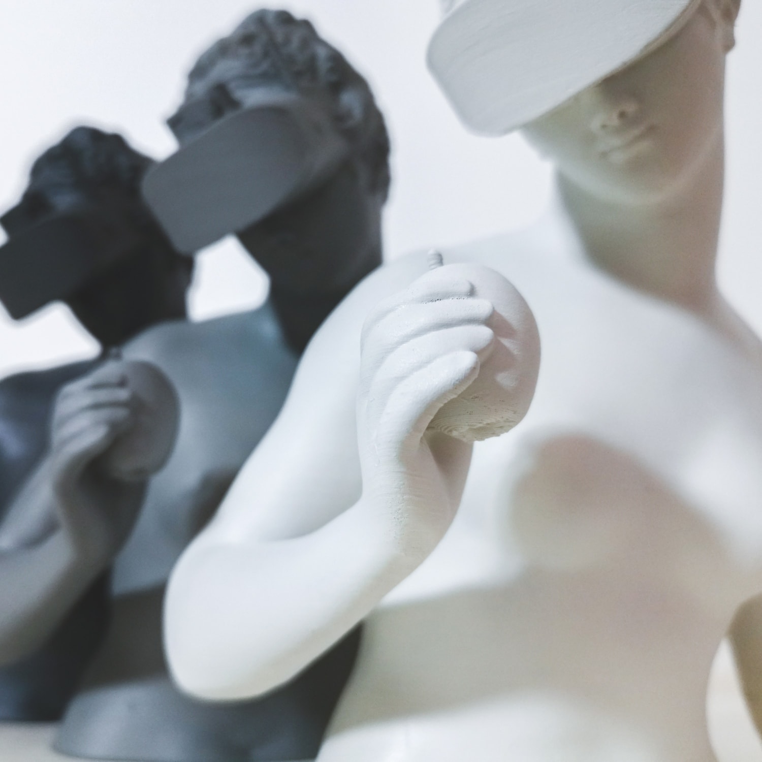 Why Bother With Reality? se demande l'artiste Parse/Error dans sa nouvelle sculpture