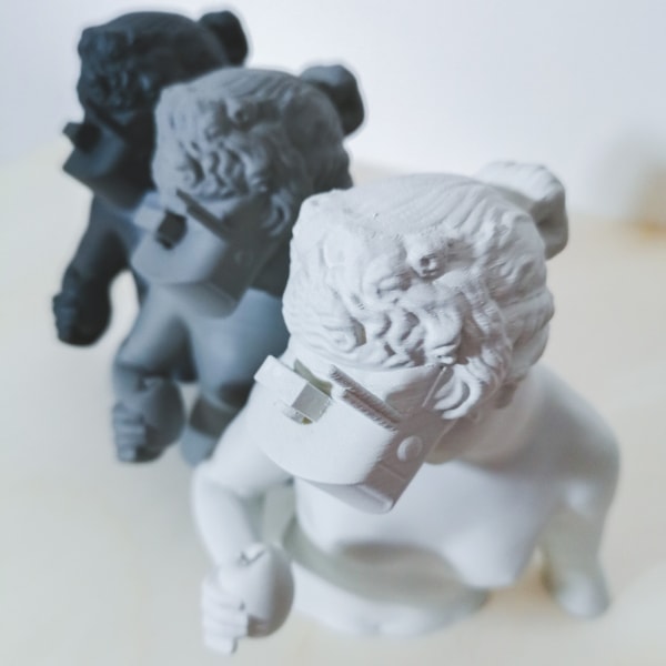 Why Bother With Reality? se demande l'artiste Parse/Error dans sa nouvelle sculpture