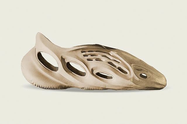Une date de sortie se précise pour la YEEZY façon Crocs, dont voici la première version
