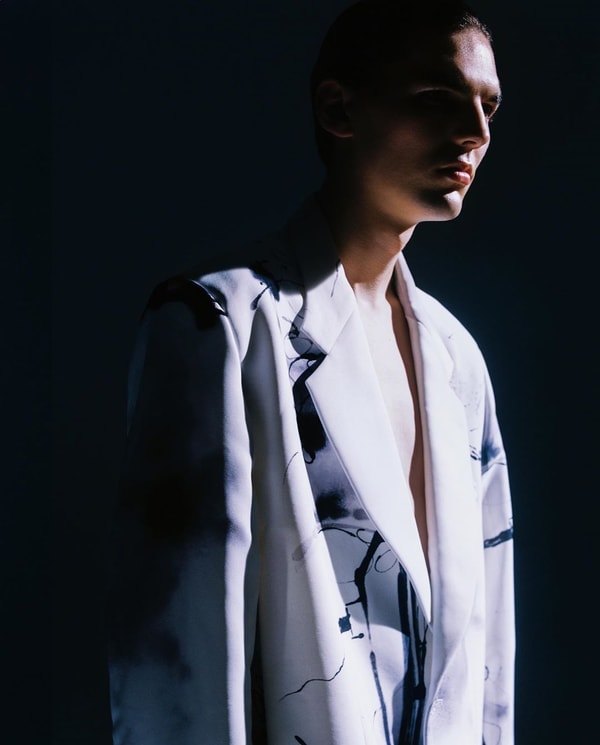 La collab Off-White™ x Futura se dévoile dans de nouveaux clichés