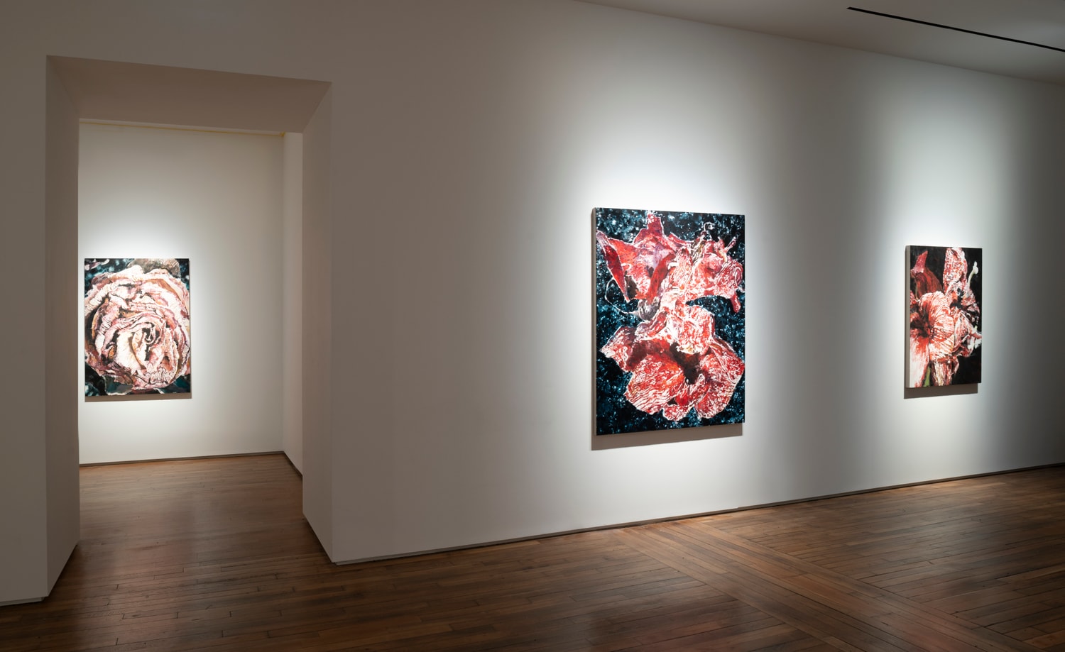 Le peintre Philippe Cognée se questionne sur la relation végétale et animale dans son exposition à la Galerie Templon