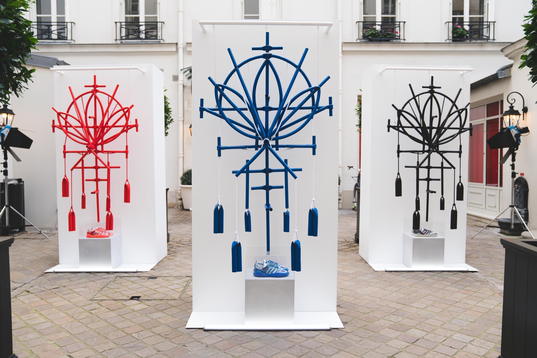 Craig Green et adidas célèbrent leur collaboration à Paris à travers une installation