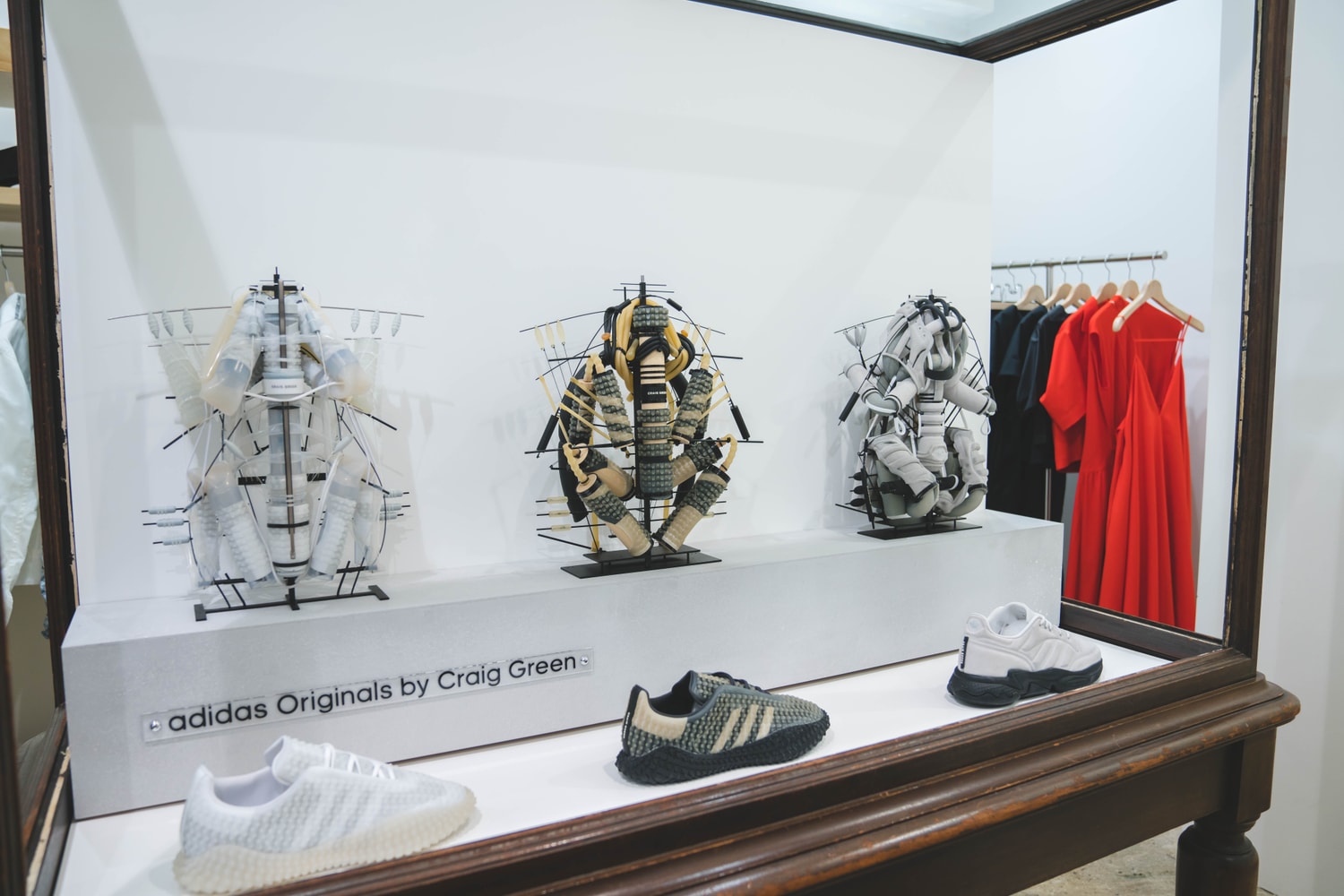 Craig Green et adidas célèbrent leur collaboration à Paris à travers une installation