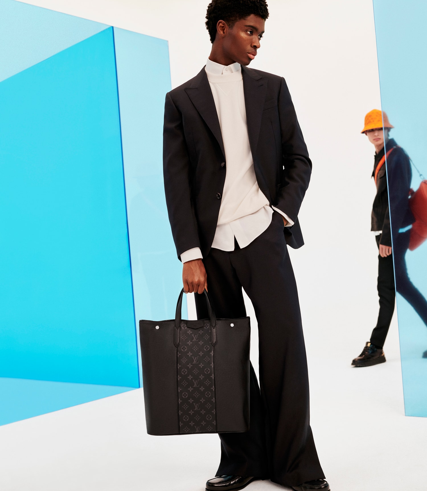 Louis Vuitton présente les nouveaux coloris de sa collection de maroquinerie Taïgarama