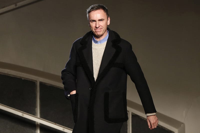 Raf Simons marque l'histoire de Prada en devenant le nouveau co-directeur artistique de la Maison