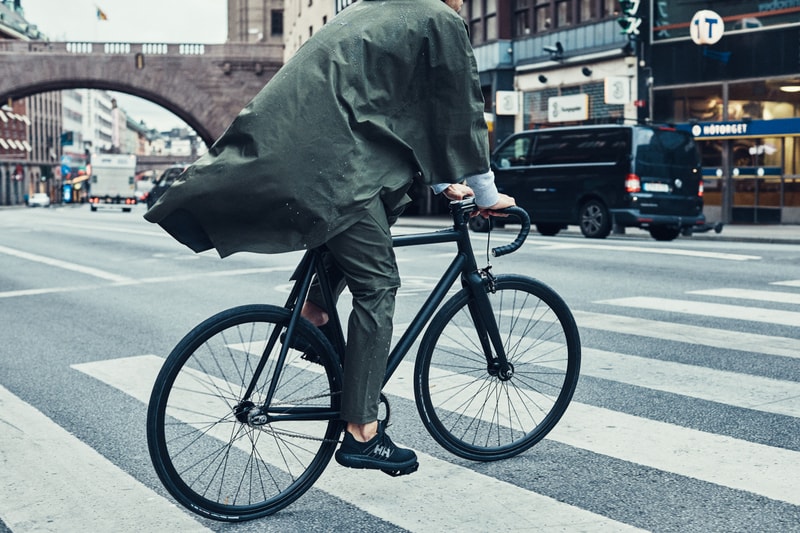 Helly Hansen dévoile sa nouvelle collection aux accents nineties