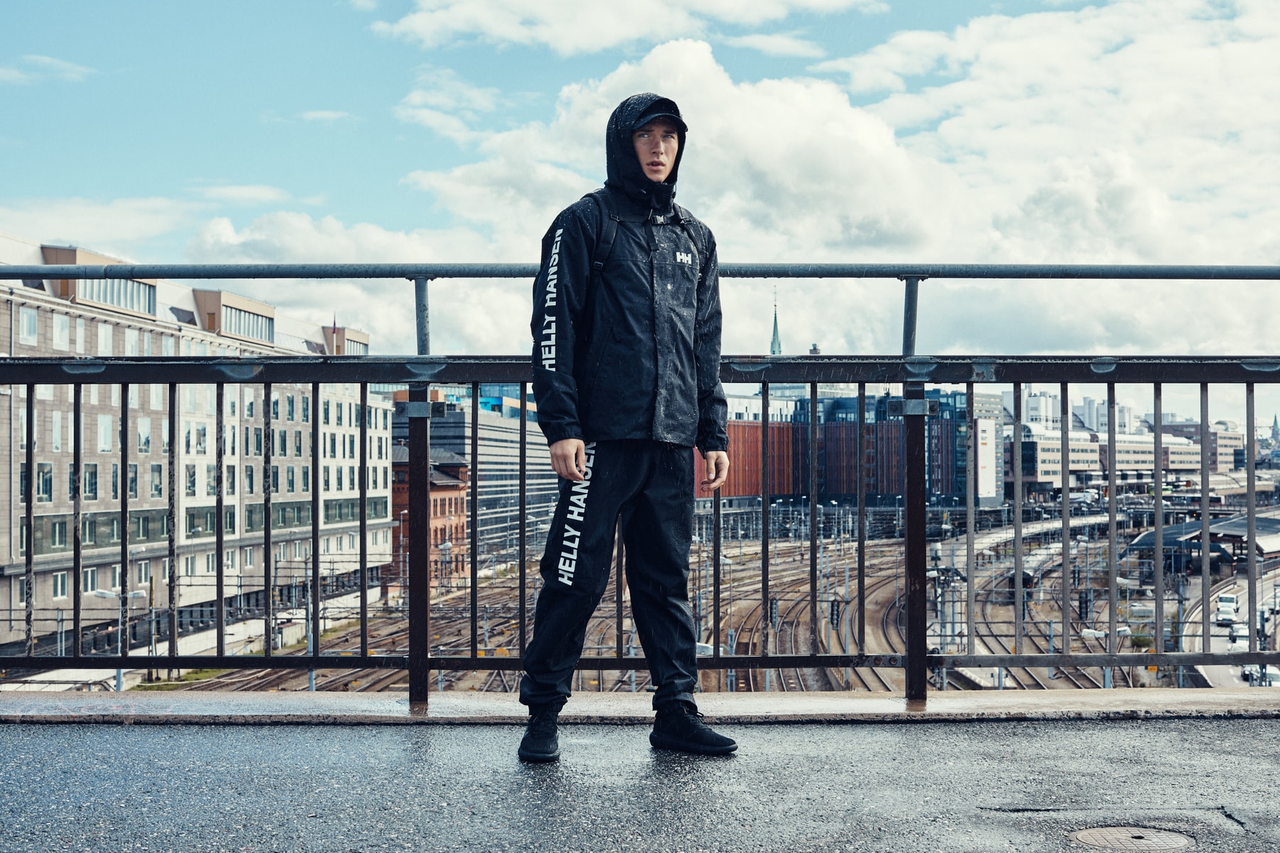 Helly Hansen dévoile sa nouvelle collection aux accents nineties