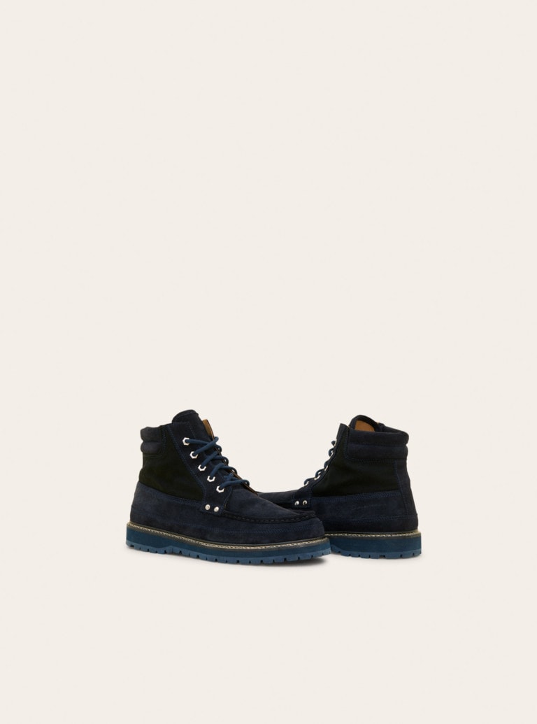 Jacquemus partage les nouvelles boots "Garrigue" de sa collection SS20