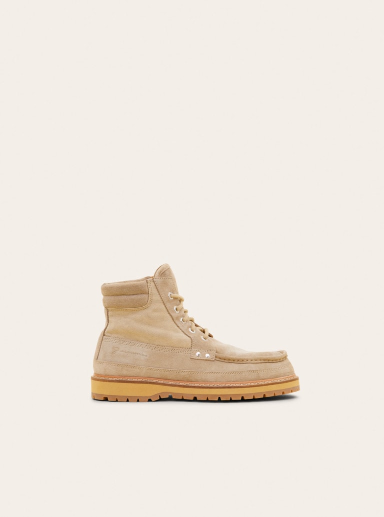 Jacquemus partage les nouvelles boots "Garrigue" de sa collection SS20