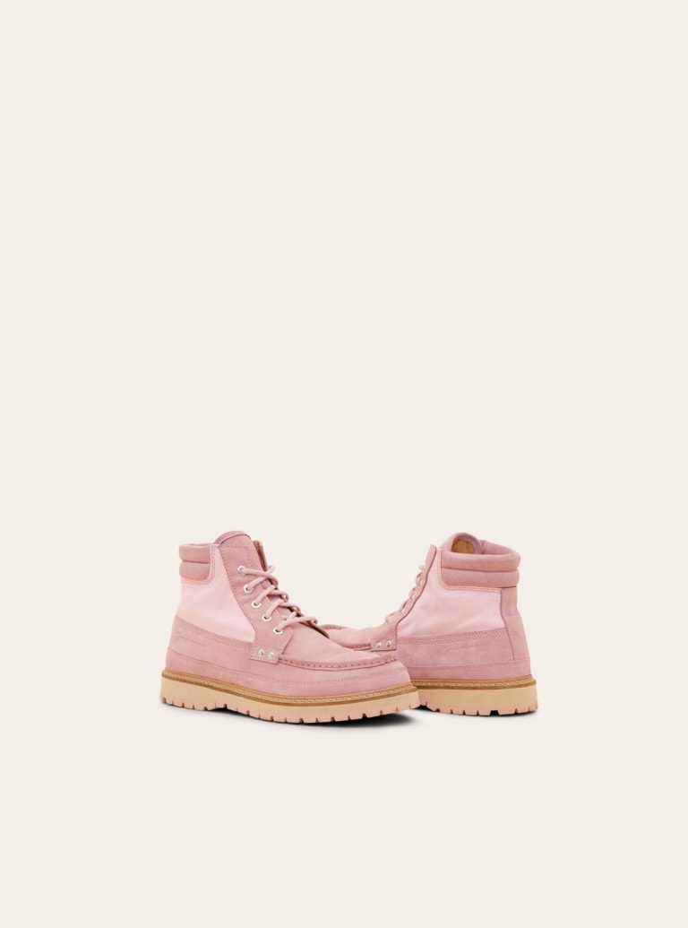 Jacquemus partage les nouvelles boots "Garrigue" de sa collection SS20