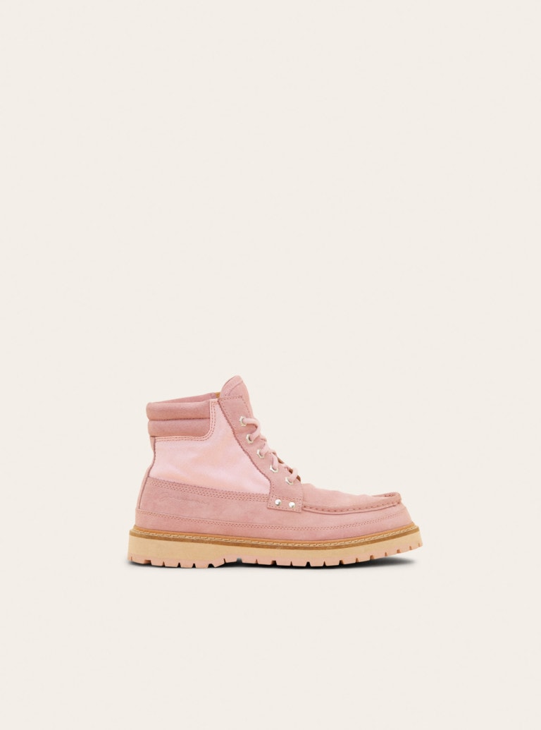 Jacquemus partage les nouvelles boots "Garrigue" de sa collection SS20