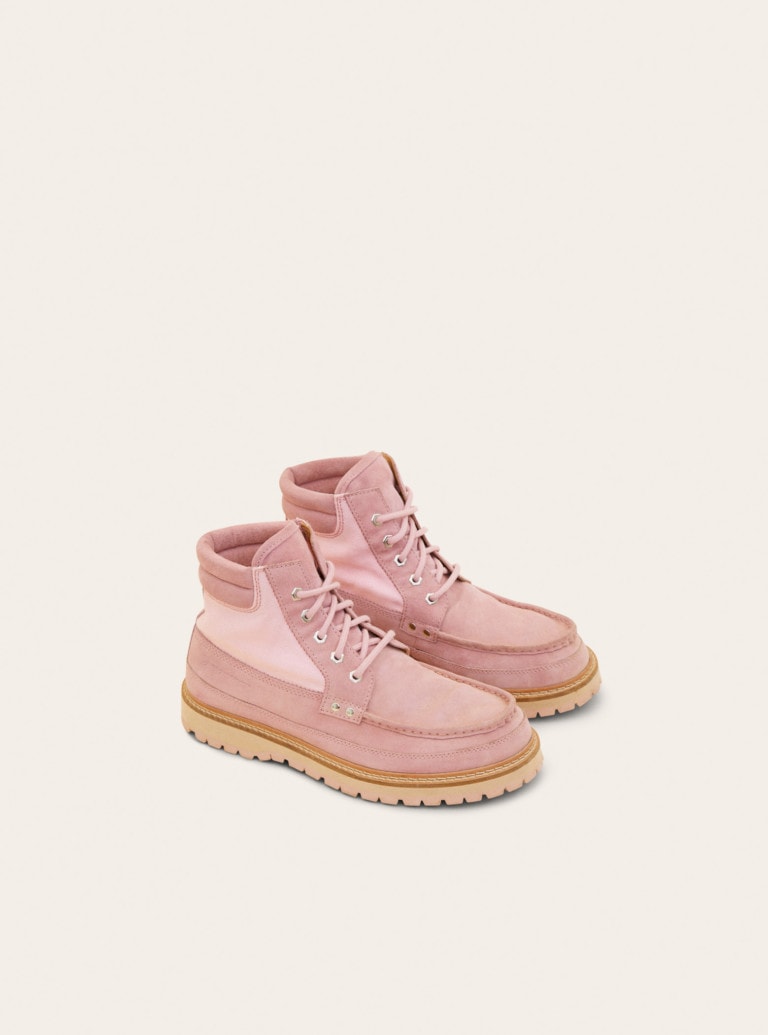 Jacquemus partage les nouvelles boots "Garrigue" de sa collection SS20