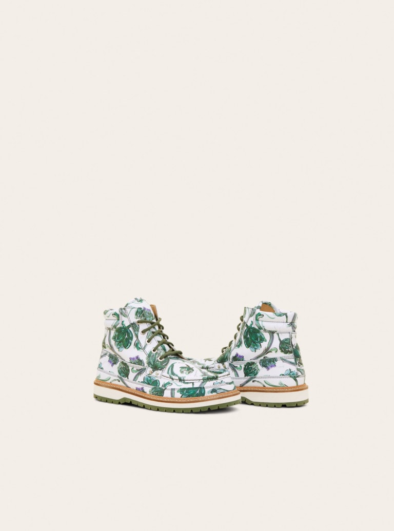 Jacquemus partage les nouvelles boots "Garrigue" de sa collection SS20