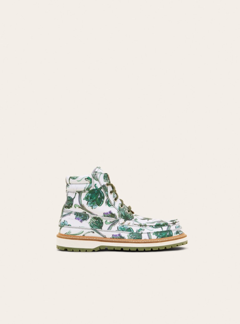 Jacquemus partage les nouvelles boots "Garrigue" de sa collection SS20