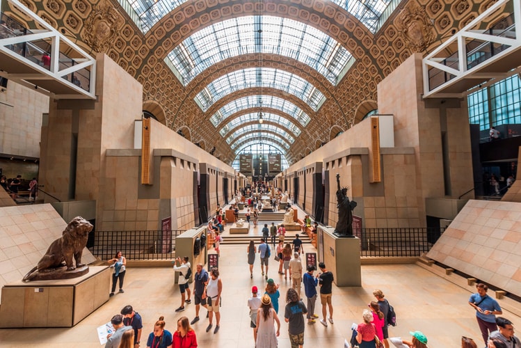 Les plus grands musées de Paris et la Tour Eiffel fermés jusqu'à nouvel ordre