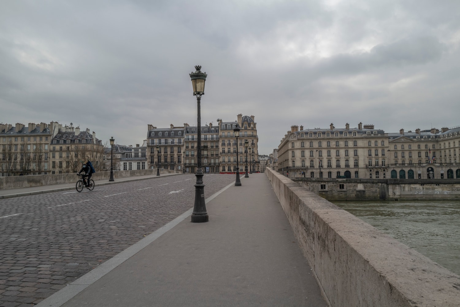 Paris entièrement vide en 10 photos