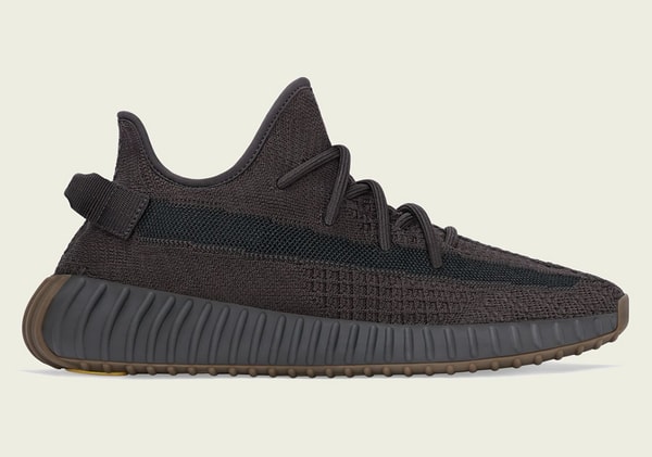 Yeezy Boost 350 v2 “Cinder” : Des images officielles 