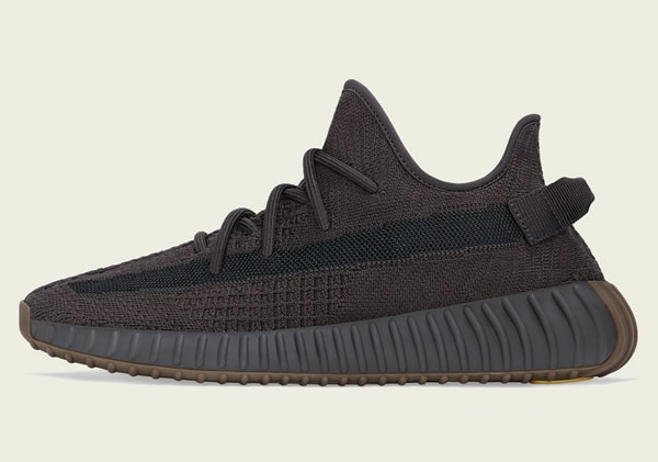 Yeezy Boost 350 v2 “Cinder” : Des images officielles 