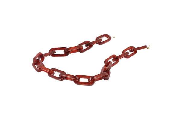 Gucci upgrade vos lunettes avec ces chaines à larges mailles