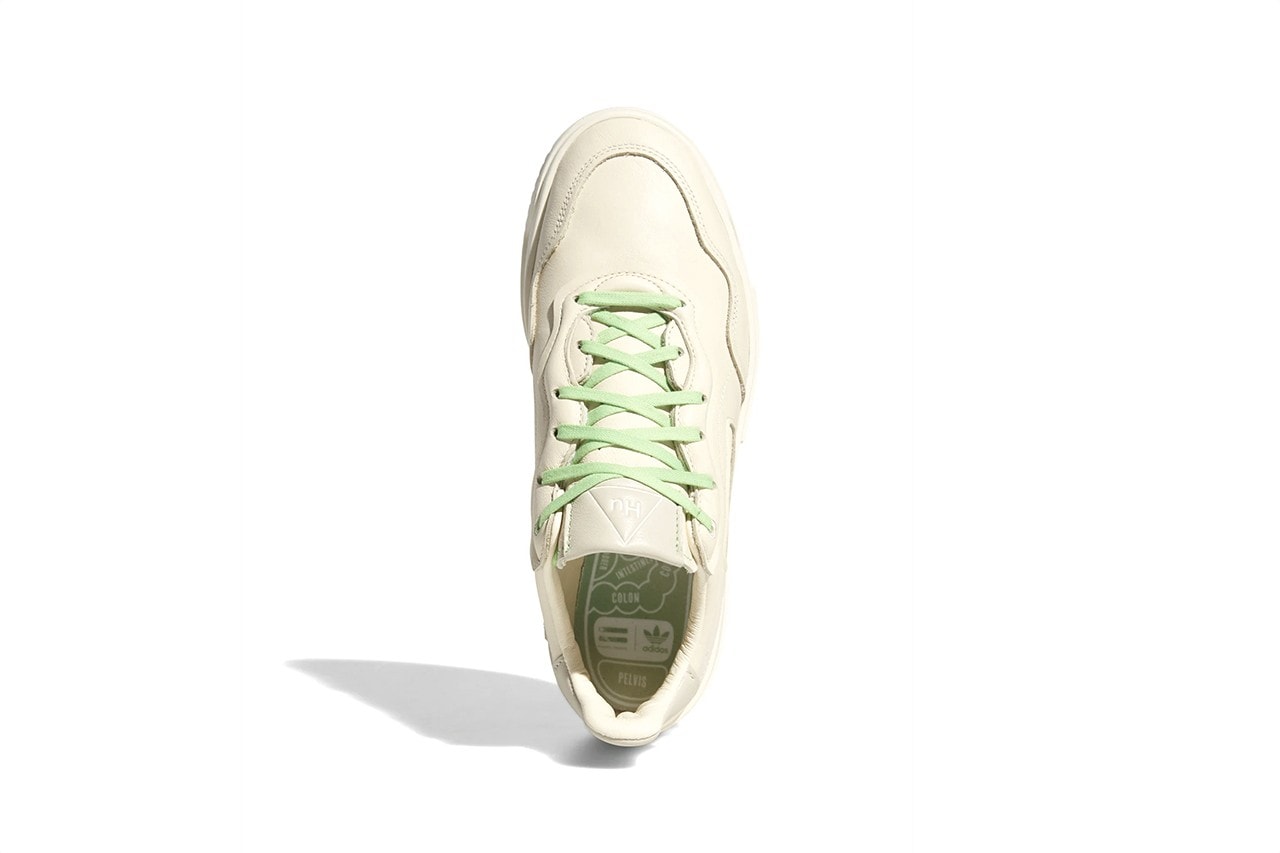 Pharrell Williams et adidas Originals ajoutent deux sneakers entièrement crème à leur pack collaboratif