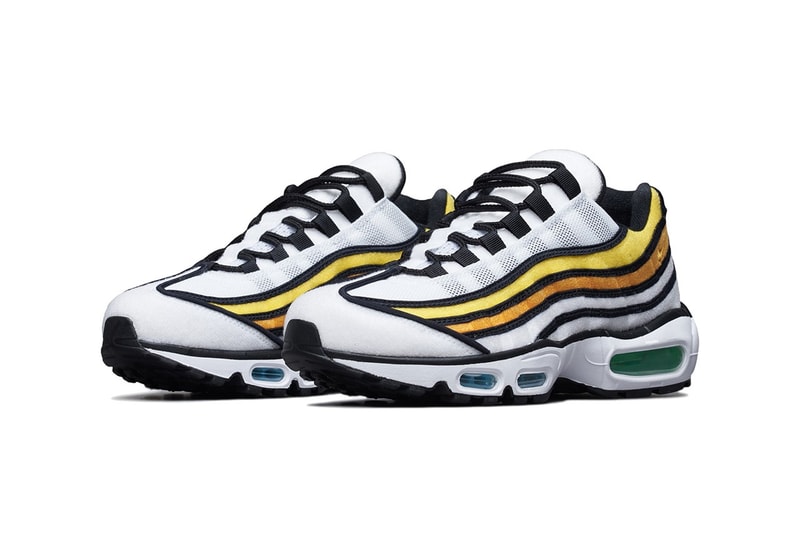 Air Max : Une paire avec un swoosh entièrement à fleurs