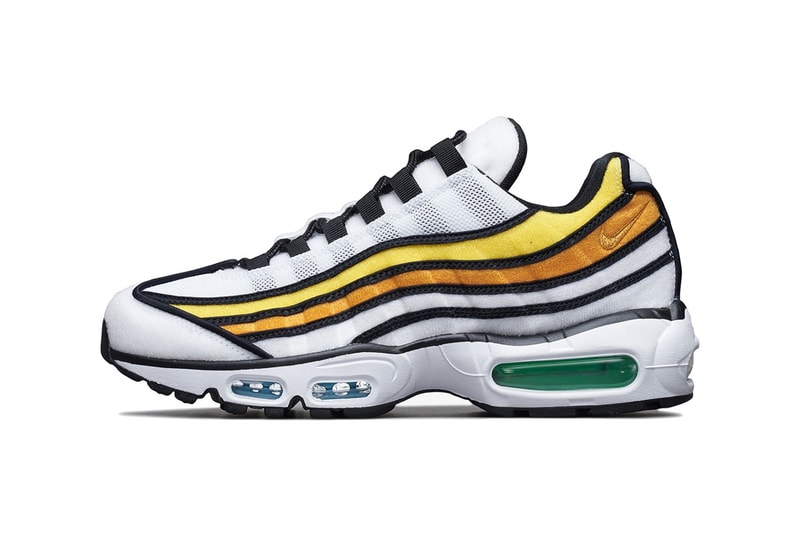 Air Max : Une paire avec un swoosh entièrement à fleurs