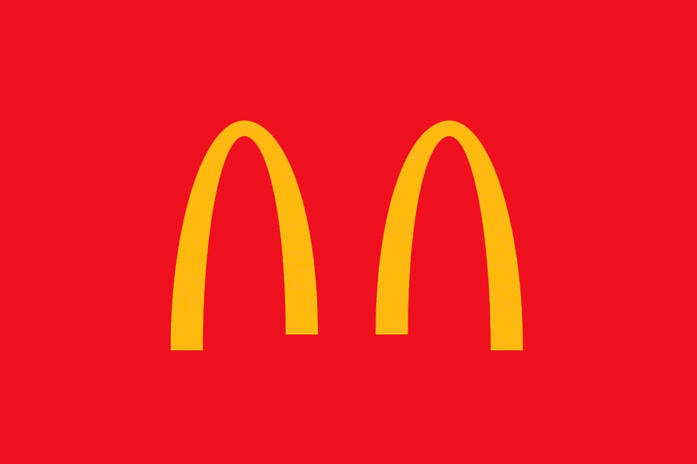 McDonald's sépare son M pour illustrer la distanciation sociale