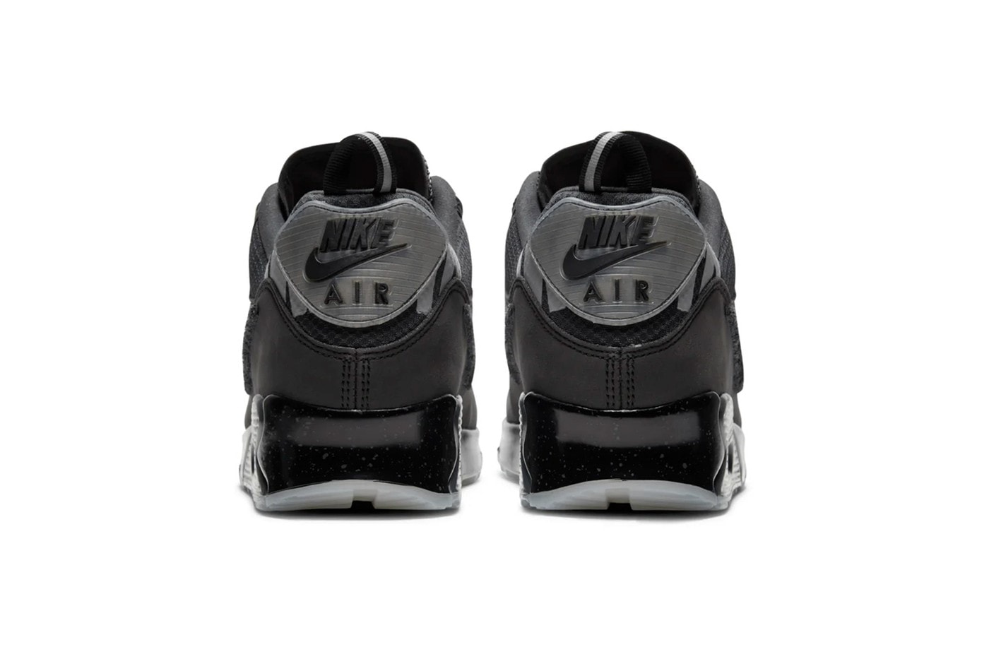 Photo UNDEFEATED x Nike Air Max 90 "Black"